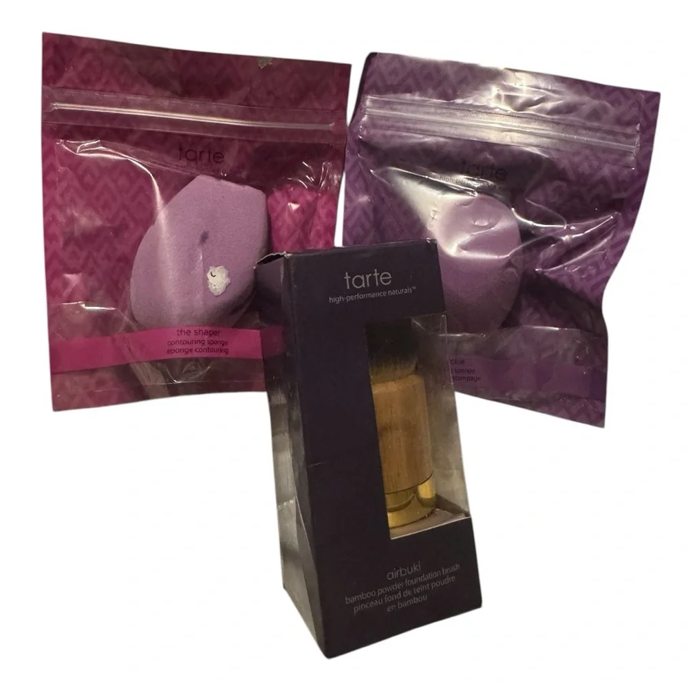 Tarte Set of Airbuki Brush and The Shaper and The Quickie Sponges - Picture 5 of 11